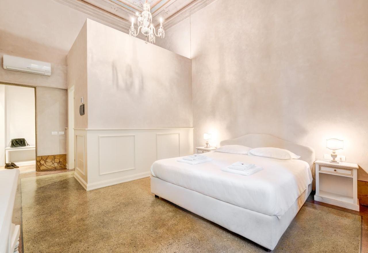 Palazzo D'Oltrarno - Residenza D'Epoca Bed & Breakfast Firenze Eksteriør bilde